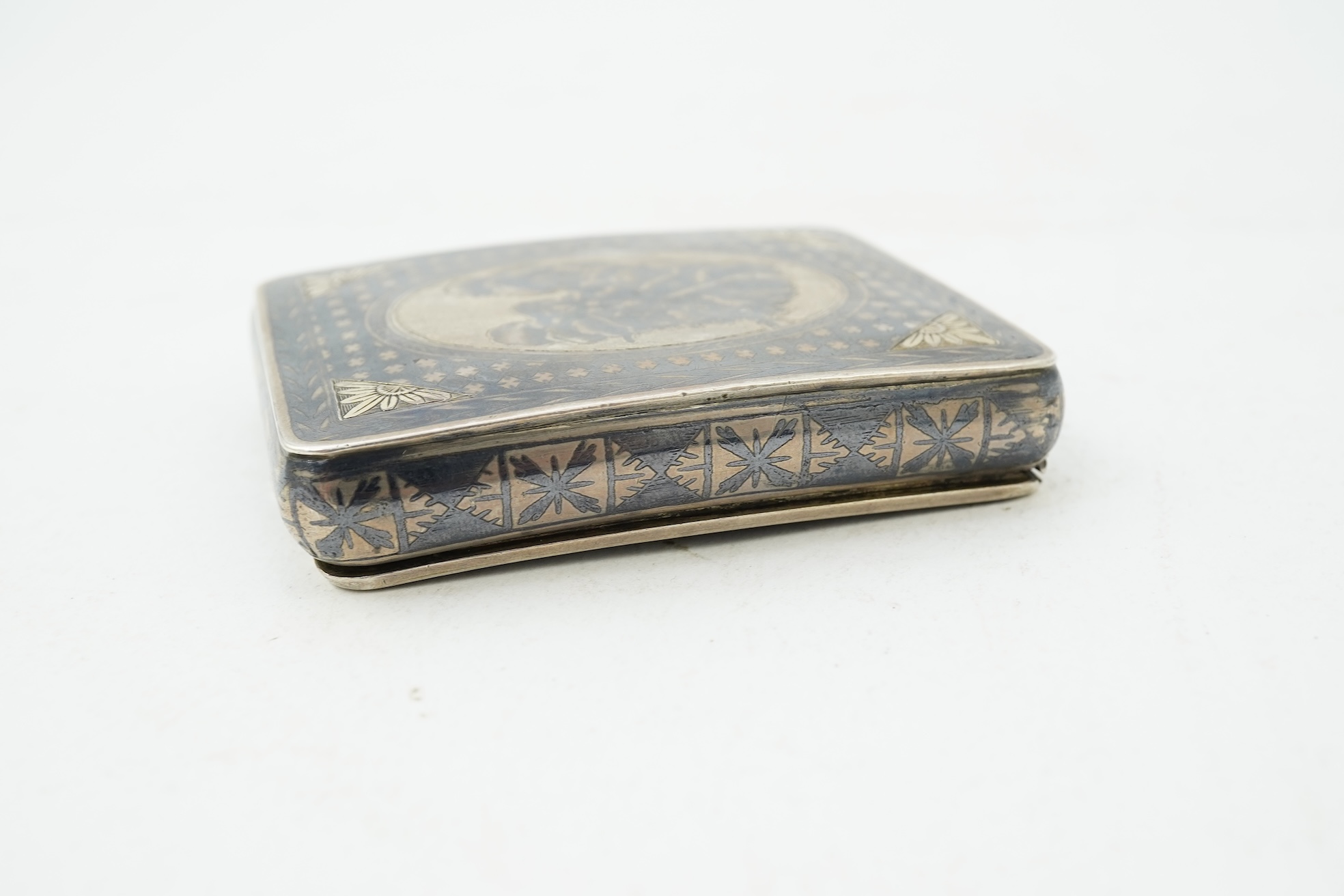 A 19th century Russian 84 zolotnik and niello cigarette case